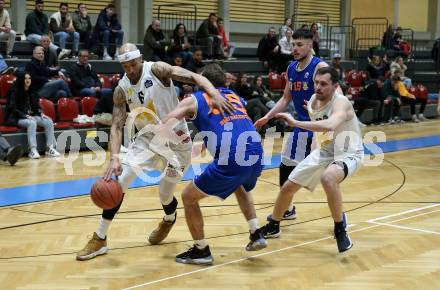 Basketball Zweite Liga 2021/2022. Grunddurchgang 18. Runde.  Woerthersee Piraten gegen 	BBU Salzburg.  Shawn Ray, Jan-Arne Apschner (Piraten),  Luka Milovac, Marko Rakic  (Salzburg). Klagenfurt, am 5.3.2022. 
Foto: Kuess
www.qspictures.net

---
pressefotos, pressefotografie, kuess, qs, qspictures, sport, bild, bilder, bilddatenbank