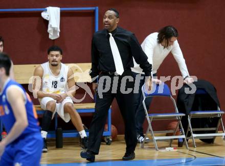 Basketball Zweite Liga 2021/2022. Grunddurchgang 18. Runde.  Woerthersee Piraten gegen 	BBU Salzburg.  Trainer Aaron Mitchell . Klagenfurt, am 5.3.2022. 
Foto: Kuess
www.qspictures.net

---
pressefotos, pressefotografie, kuess, qs, qspictures, sport, bild, bilder, bilddatenbank