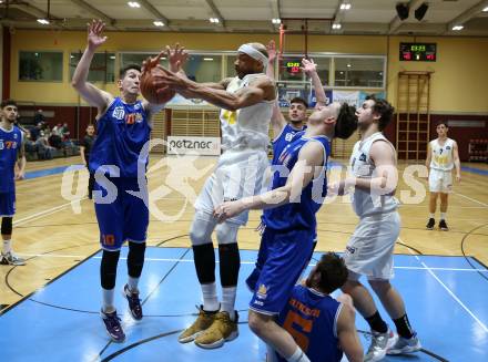 Basketball Zweite Liga 2021/2022. Grunddurchgang 18. Runde.  Woerthersee Piraten gegen 	BBU Salzburg.  Shawn Ray, Andreas Nuck (Piraten),  Guillermo Sanchez Daza, Thomas Buchegger (Salzburg). Klagenfurt, am 5.3.2022. 
Foto: Kuess
www.qspictures.net

---
pressefotos, pressefotografie, kuess, qs, qspictures, sport, bild, bilder, bilddatenbank