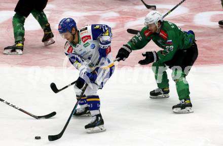 EBEL. Eishockey Bundesliga. VSV gegen HK SZ Olimpija Ljubljana. John Hughes,  (VSV),  S Guillaume Leclerc  (Laibach). Villach, am 9.3.2022.
Foto: Kuess
www.qspictures.net
---
pressefotos, pressefotografie, kuess, qs, qspictures, sport, bild, bilder, bilddatenbank