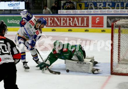 EBEL. Eishockey Bundesliga. VSV gegen HK SZ Olimpija Ljubljana.  Chris Collins,  (VSV), Zan Us  (Laibach). Villach, am 9.3.2022.
Foto: Kuess
www.qspictures.net
---
pressefotos, pressefotografie, kuess, qs, qspictures, sport, bild, bilder, bilddatenbank