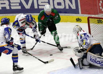 EBEL. Eishockey Bundesliga. VSV gegen HK SZ Olimpija Ljubljana. Sebastian Zauner, Tomi Karhunen,  (VSV),  Blaz Tomazevic  (Laibach). Villach, am 9.3.2022.
Foto: Kuess
www.qspictures.net
---
pressefotos, pressefotografie, kuess, qs, qspictures, sport, bild, bilder, bilddatenbank