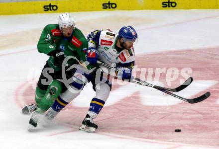 EBEL. Eishockey Bundesliga. VSV gegen HK SZ Olimpija Ljubljana.  Travis Oleksuk,  (VSV), Miha Stebih  (Laibach). Villach, am 9.3.2022.
Foto: Kuess
www.qspictures.net
---
pressefotos, pressefotografie, kuess, qs, qspictures, sport, bild, bilder, bilddatenbank