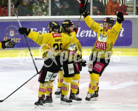 EBEL. Eishockey Bundesliga. KAC gegen	spusu Vienna Capitals.  Torjubel Nikolaus Hartl, Nicolai Meyer, Anton Karlsson  (Vienna Capitals). Klagenfurt, am 11.3.2022.
Foto: Kuess
www.qspictures.net

---
pressefotos, pressefotografie, kuess, qs, qspictures, sport, bild, bilder, bilddatenbank