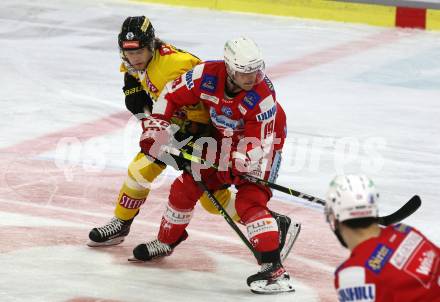 EBEL. Eishockey Bundesliga. KAC gegen	spusu Vienna Capitals.  Stefan Geier,  (KAC),  Nicolai Meyer (Vienna Capitals). Klagenfurt, am 11.3.2022.
Foto: Kuess
www.qspictures.net

---
pressefotos, pressefotografie, kuess, qs, qspictures, sport, bild, bilder, bilddatenbank