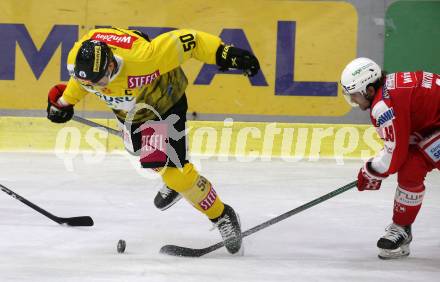 EBEL. Eishockey Bundesliga. KAC gegen	spusu Vienna Capitals. Samuel Witting, (KAC), Mario Fischer   (Vienna Capitals). Klagenfurt, am 11.3.2022.
Foto: Kuess
www.qspictures.net

---
pressefotos, pressefotografie, kuess, qs, qspictures, sport, bild, bilder, bilddatenbank