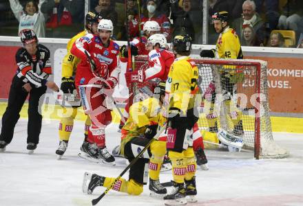 EBEL. Eishockey Bundesliga. KAC gegen	spusu Vienna Capitals. Torjubel Lukas Haudum, Nicholas Eric Petersen (KAC). Klagenfurt, am 11.3.2022.
Foto: Kuess
www.qspictures.net

---
pressefotos, pressefotografie, kuess, qs, qspictures, sport, bild, bilder, bilddatenbank