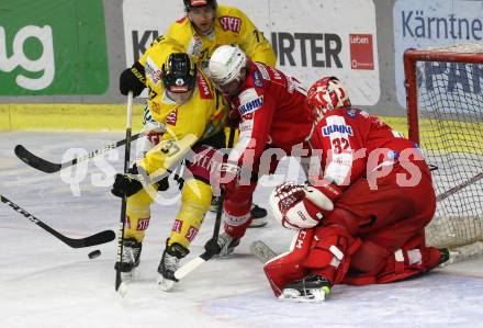 EBEL. Eishockey Bundesliga. KAC gegen	spusu Vienna Capitals. Daniel Obersteiner, Sebastian Dahm,  (KAC),  Christof Kromp (Vienna Capitals). Klagenfurt, am 11.3.2022.
Foto: Kuess
www.qspictures.net

---
pressefotos, pressefotografie, kuess, qs, qspictures, sport, bild, bilder, bilddatenbank