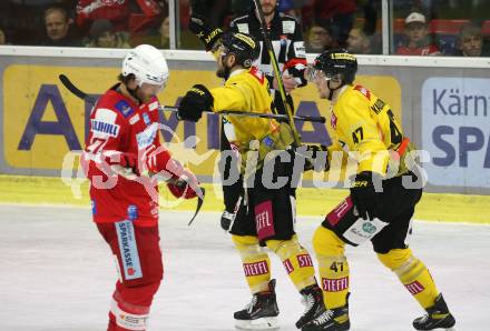 EBEL. Eishockey Bundesliga. KAC gegen	spusu Vienna Capitals. Torjubel Nikolaus Hartl, Anton Karlsson   (Vienna Capitals). Klagenfurt, am 11.3.2022.
Foto: Kuess
www.qspictures.net

---
pressefotos, pressefotografie, kuess, qs, qspictures, sport, bild, bilder, bilddatenbank