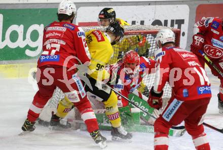 EBEL. Eishockey Bundesliga. KAC gegen	spusu Vienna Capitals. Sebastian Dahm, Thomas Hundertpfund,  (KAC),  Nikolaus Hartl (Vienna Capitals). Klagenfurt, am 11.3.2022.
Foto: Kuess
www.qspictures.net

---
pressefotos, pressefotografie, kuess, qs, qspictures, sport, bild, bilder, bilddatenbank