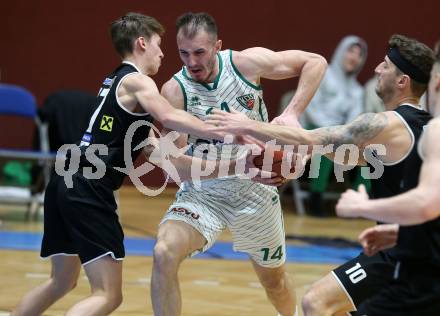 Basketball 2. Liga 2021/2022. Grunddurchgang 19. Runde.  KOS Celovec gegen  RAIDERS Tirol.  Marko Gutalj (KOS),  Noah Sparber , Timur Bas  (Tirol). Klagenfurt, am 12.3.2022.
Foto: Kuess
www.qspictures.net
---
pressefotos, pressefotografie, kuess, qs, qspictures, sport, bild, bilder, bilddatenbank