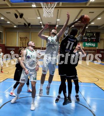 Basketball 2. Liga 2021/2022. Grunddurchgang 19. Runde.  KOS Celovec gegen  RAIDERS Tirol. Marin Sliskovic  (KOS),  John Franklyn Gardiner  (Tirol). Klagenfurt, am 12.3.2022.
Foto: Kuess
www.qspictures.net
---
pressefotos, pressefotografie, kuess, qs, qspictures, sport, bild, bilder, bilddatenbank