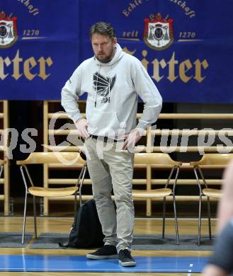 Basketball 2. Liga 2021/2022. Grunddurchgang 19. Runde.  KOS Celovec gegen  RAIDERS Tirol. Trainer Amir Medinov (Tirol). Klagenfurt, am 12.3.2022.
Foto: Kuess
www.qspictures.net
---
pressefotos, pressefotografie, kuess, qs, qspictures, sport, bild, bilder, bilddatenbank