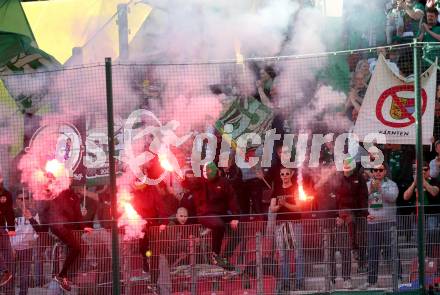 Fussball Bundesliga. Play-off. SK Austria Klagenfurt gegen Rapid Wien.  Fans. Klagenfurt, am 13.3.2022.
Foto: Kuess
www.qspictures.net
---
pressefotos, pressefotografie, kuess, qs, qspictures, sport, bild, bilder, bilddatenbank