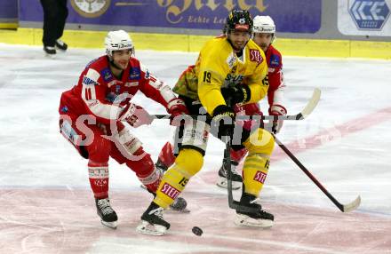 EBEL. Eishockey Bundesliga. KAC gegen	spusu Vienna Capitals. Lukas Haudum, Manuel Ganahl,  (KAC), Brody Sutter  (Vienna Capitals). Klagenfurt, am 13.3.2022.
Foto: Kuess
www.qspictures.net

---
pressefotos, pressefotografie, kuess, qs, qspictures, sport, bild, bilder, bilddatenbank