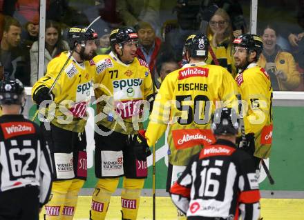 EBEL. Eishockey Bundesliga. KAC gegen	spusu Vienna Capitals. Torjubel Matt Bradley, Matthew Prapavessis, Mario Fischer, James Sheppard   (Vienna Capitals). Klagenfurt, am 13.3.2022.
Foto: Kuess
www.qspictures.net

---
pressefotos, pressefotografie, kuess, qs, qspictures, sport, bild, bilder, bilddatenbank