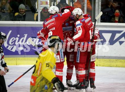 EBEL. Eishockey Bundesliga. KAC gegen	spusu Vienna Capitals. Torjubel Nicholas Eric Petersen, Matthew Fraser, Paul Postma, Lukas Haudum (KAC). Klagenfurt, am 13.3.2022.
Foto: Kuess
www.qspictures.net

---
pressefotos, pressefotografie, kuess, qs, qspictures, sport, bild, bilder, bilddatenbank