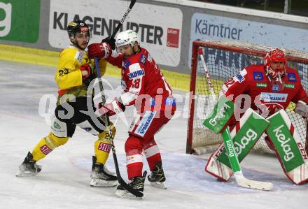 EBEL. Eishockey Bundesliga. KAC gegen	spusu Vienna Capitals. Thomas Koch, Sebastian Dahm,  (KAC),  Fabio Artner (Vienna Capitals). Klagenfurt, am 13.3.2022.
Foto: Kuess
www.qspictures.net

---
pressefotos, pressefotografie, kuess, qs, qspictures, sport, bild, bilder, bilddatenbank