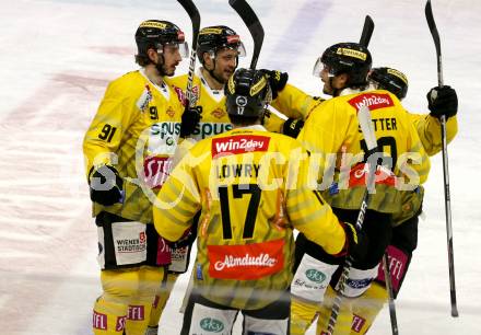 EBEL. Eishockey Bundesliga. KAC gegen	spusu Vienna Capitals. Torjubel Charles Dodero, Alex Wall, Joel Lowry, Brody Sutter  (Vienna Capitals). Klagenfurt, am 13.3.2022.
Foto: Kuess
www.qspictures.net

---
pressefotos, pressefotografie, kuess, qs, qspictures, sport, bild, bilder, bilddatenbank