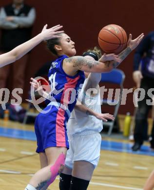 Basketball Damen Superliga 2021/2022. Grunddurchgang 11. Runde.  KOS Celovec Damen gegen   UBSC-DBBC Graz.  Antonia Ronacher (KOS),  Ramona Salinas (Graz). Klagenfurt, am 19.3.2022.
Foto: Kuess
www.qspictures.net
---
pressefotos, pressefotografie, kuess, qs, qspictures, sport, bild, bilder, bilddatenbank