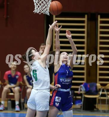 Basketball Damen Superliga 2021/2022. Grunddurchgang 11. Runde.  KOS Celovec Damen gegen   UBSC-DBBC Graz. Alina Seher  (KOS), Elisabeth Dudau  (Graz). Klagenfurt, am 19.3.2022.
Foto: Kuess
www.qspictures.net
---
pressefotos, pressefotografie, kuess, qs, qspictures, sport, bild, bilder, bilddatenbank