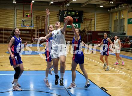 Basketball Damen Superliga 2021/2022. Grunddurchgang 11. Runde.  KOS Celovec Damen gegen   UBSC-DBBC Graz. Sara Feratovic (KOS), Lejla Meskic, Maria Repelnig   (Graz). Klagenfurt, am 19.3.2022.
Foto: Kuess
www.qspictures.net
---
pressefotos, pressefotografie, kuess, qs, qspictures, sport, bild, bilder, bilddatenbank