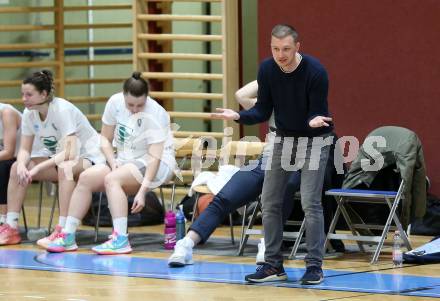 Basketball Damen Superliga 2021/2022. Grunddurchgang 11. Runde.  KOS Celovec Damen gegen   UBSC-DBBC Graz.  Trainer Voncina Andraz  (KOS). Klagenfurt, am 19.3.2022.
Foto: Kuess
www.qspictures.net
---
pressefotos, pressefotografie, kuess, qs, qspictures, sport, bild, bilder, bilddatenbank