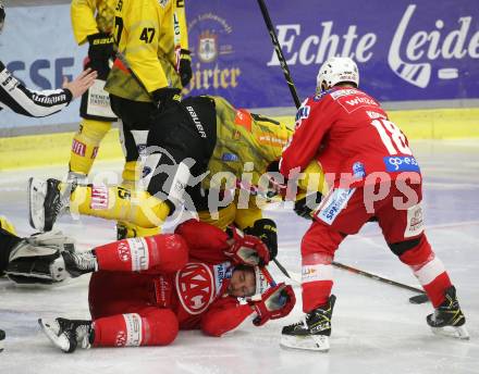 EBEL. Eishockey Bundesliga. KAC gegen	spusu Vienna Capitals. Nicholas Eric Petersen, Thomas Koch,  (KAC), James Sheppard  (Vienna Capitals). Klagenfurt, am 20.3.2022.
Foto: Kuess
www.qspictures.net

---
pressefotos, pressefotografie, kuess, qs, qspictures, sport, bild, bilder, bilddatenbank