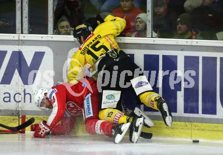 EBEL. Eishockey Bundesliga. KAC gegen	spusu Vienna Capitals. Paul Postma, (KAC), James Sheppard   (Vienna Capitals). Klagenfurt, am 20.3.2022.
Foto: Kuess
www.qspictures.net

---
pressefotos, pressefotografie, kuess, qs, qspictures, sport, bild, bilder, bilddatenbank