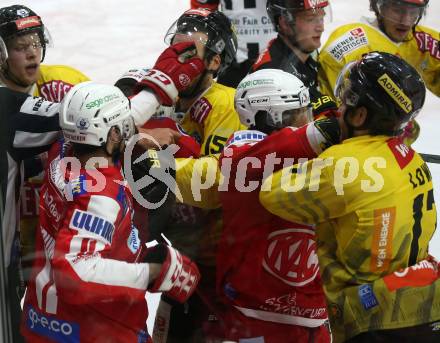 EBEL. Eishockey Bundesliga. KAC gegen	spusu Vienna Capitals. Lukas Haudum, (KAC), James Sheppard   (Vienna Capitals). Klagenfurt, am 20.3.2022.
Foto: Kuess
www.qspictures.net

---
pressefotos, pressefotografie, kuess, qs, qspictures, sport, bild, bilder, bilddatenbank