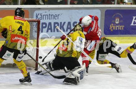 EBEL. Eishockey Bundesliga. KAC gegen	spusu Vienna Capitals. Matthew Fraser,  (KAC), Bernhard Starkbaum, Philippe Lakos  (Vienna Capitals). Klagenfurt, am 20.3.2022.
Foto: Kuess
www.qspictures.net

---
pressefotos, pressefotografie, kuess, qs, qspictures, sport, bild, bilder, bilddatenbank