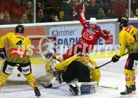 EBEL. Eishockey Bundesliga. KAC gegen	spusu Vienna Capitals. Torjubel Matthew Fraser (KAC). Klagenfurt, am 20.3.2022.
Foto: Kuess
www.qspictures.net

---
pressefotos, pressefotografie, kuess, qs, qspictures, sport, bild, bilder, bilddatenbank