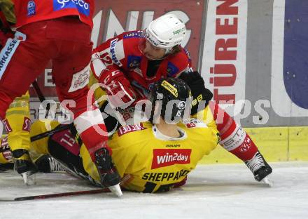 EBEL. Eishockey Bundesliga. KAC gegen	spusu Vienna Capitals. David Maier,  (KAC), James Sheppard  (Vienna Capitals). Klagenfurt, am 20.3.2022.
Foto: Kuess
www.qspictures.net

---
pressefotos, pressefotografie, kuess, qs, qspictures, sport, bild, bilder, bilddatenbank