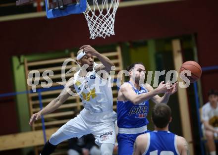 Basketball Zweite Liga 2021/2022. Grunddurchgang 16. Runde.  Woerthersee Piraten gegen Kufstein Towers. Shawn Ray  (Piraten),  Ignacio Trujillo (Kufstein). Klagenfurt, am 20.3.2022. 
Foto: Kuess
www.qspictures.net

---
pressefotos, pressefotografie, kuess, qs, qspictures, sport, bild, bilder, bilddatenbank