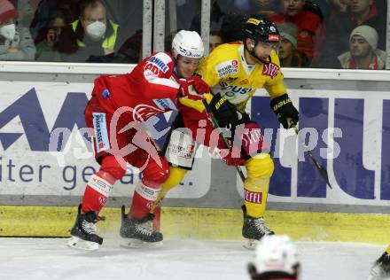 EBEL. Eishockey Bundesliga. KAC gegen	spusu Vienna Capitals. Nikolaus Kraus,  (KAC), Matt Bradley  (Vienna Capitals). Klagenfurt, am 20.3.2022.
Foto: Kuess
www.qspictures.net

---
pressefotos, pressefotografie, kuess, qs, qspictures, sport, bild, bilder, bilddatenbank