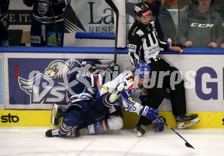 EBEL. Eishockey Bundesliga. VSV gegen Hydro Fehervar AV 19. Renars Krastenbergs,  (VSV),  Anze Kuralt  (Hydro Fehervar). Villach, am 24.3.2022.
Foto: Kuess
www.qspictures.net
---
pressefotos, pressefotografie, kuess, qs, qspictures, sport, bild, bilder, bilddatenbank