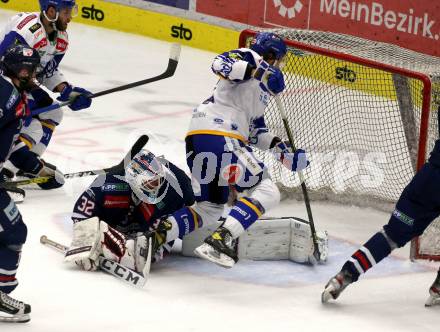 EBEL. Eishockey Bundesliga. VSV gegen Hydro Fehervar AV 19.  Marco Richter, (VSV), Rasmus Tirronen   (Hydro Fehervar). Villach, am 1.4.2022.
Foto: Kuess
www.qspictures.net
---
pressefotos, pressefotografie, kuess, qs, qspictures, sport, bild, bilder, bilddatenbank