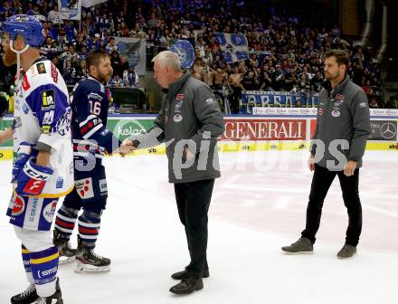 EBEL. Eishockey Bundesliga. VSV gegen Hydro Fehervar AV 19. Trainer Rob Daum, Janos Hari  (VSV). Villach, am 1.4.2022.
Foto: Kuess
www.qspictures.net
---
pressefotos, pressefotografie, kuess, qs, qspictures, sport, bild, bilder, bilddatenbank