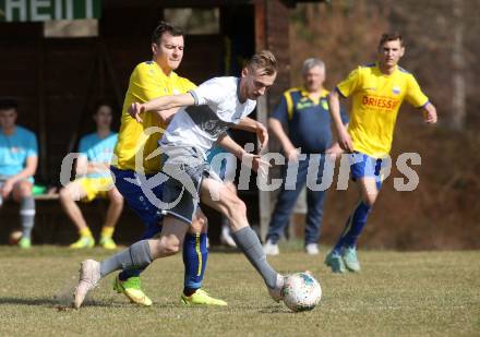 Fussball 2. Klasse B. SG KSK-Woerthersee/ATUS Poertschach gegen Afritz.  Ammar Kabaklija (KSK-Woerthersee/Poertschach), Andreas Orter  (Afritz). Krumpendorf, 26.3.2022.
Foto: Kuess

---
pressefotos, pressefotografie, kuess, qs, qspictures, sport, bild, bilder, bilddatenbank