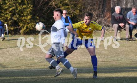 Fussball 2. Klasse B. SG KSK-Woerthersee/ATUS Poertschach gegen Afritz.  Pascal Wunder (KSK-Woerthersee/Poertschach), Patrick Christian Krainz   (Afritz). Krumpendorf, 26.3.2022.
Foto: Kuess

---
pressefotos, pressefotografie, kuess, qs, qspictures, sport, bild, bilder, bilddatenbank