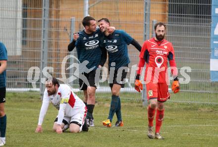 Fussball Kaerntner Liga. Kraig gegen Gmuend.  Torjubel Moritz Johannes Kirbach, Benjamin Lamzari (Kraig). Kraig, am 2.4.2022.
Foto: Kuess
---
pressefotos, pressefotografie, kuess, qs, qspictures, sport, bild, bilder, bilddatenbank