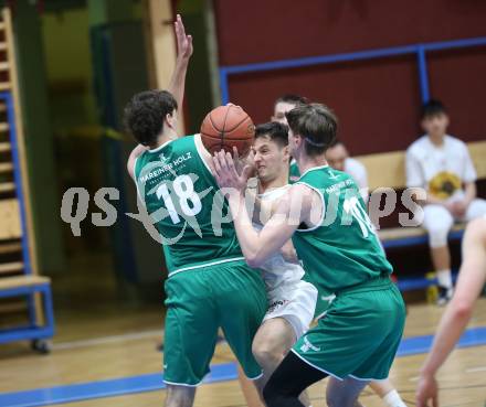 Basketball Zweite Liga 2021/2022. Playdown 1.  Woerthersee Piraten gegen Future Team Steiermark. Jure Bavdek  (Piraten), Milan Dokmanovic, Daniel Grgic  (Steiermark). Klagenfurt, am 3.4.2022. 
Foto: Kuess
www.qspictures.net

---
pressefotos, pressefotografie, kuess, qs, qspictures, sport, bild, bilder, bilddatenbank