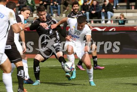 Fussball Bundesliga. Meistergruppe. WAC gegen SK Puntigamer Sturm Graz.  Dario Vizinger,  (WAC),   Jusuf Gazibegovic (Graz). Wolfsberg, am 3.4.2022.
Foto: Kuess
www.qspictures.net
---
pressefotos, pressefotografie, kuess, qs, qspictures, sport, bild, bilder, bilddatenbank