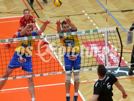 Volleyball. Austrian Volley League Men. SK Zadruga Aich/Dob gegen VCA Amstetten NOE.  Michal Hruska, Marek Gergely (Aich), Jakub Czyzowski   (Amstetten). Bleiburg, 2.4.2022.
Foto: Kuess
www.qspictures.net
---
pressefotos, pressefotografie, kuess, qs, qspictures, sport, bild, bilder, bilddatenbank