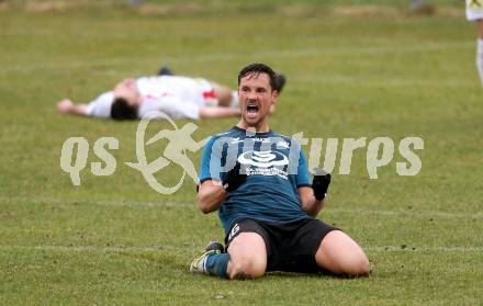 Fussball Kaerntner Liga. Kraig gegen Gmuend.  Torjubel Sebastian Hertelt,  (Kraig). Kraig, am 2.4.2022.
Foto: Kuess
---
pressefotos, pressefotografie, kuess, qs, qspictures, sport, bild, bilder, bilddatenbank