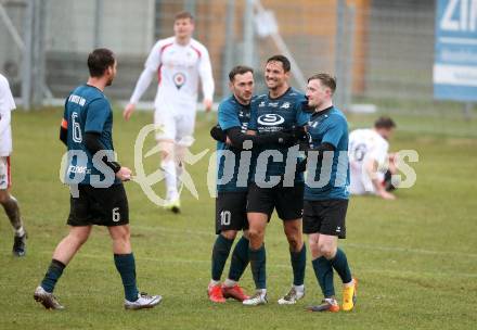 Fussball Kaerntner Liga. Kraig gegen Gmuend.  Torjubel Mario Antunovic, Sebastian Hertelt, Moritz Johannes Kirbach, (Kraig). Kraig, am 2.4.2022.
Foto: Kuess
---
pressefotos, pressefotografie, kuess, qs, qspictures, sport, bild, bilder, bilddatenbank