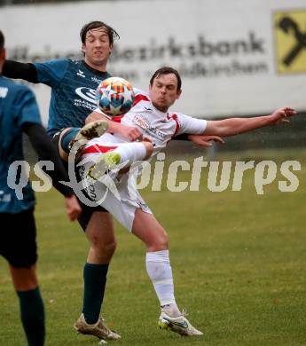 Fussball Kaerntner Liga. Kraig gegen Gmuend.  Alexander Johannes Kampitsch (Kraig),  Kevin Matthias Winkler (Gmuend). Kraig, am 2.4.2022.
Foto: Kuess
---
pressefotos, pressefotografie, kuess, qs, qspictures, sport, bild, bilder, bilddatenbank