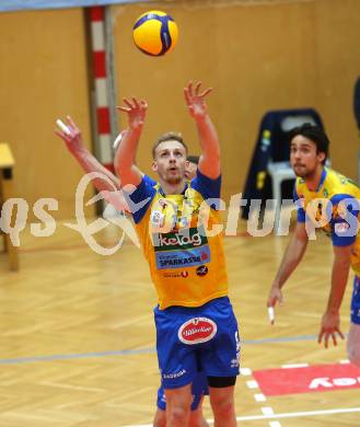 Volleyball. Austrian Volley League Men. SK Zadruga Aich/Dob gegen VCA Amstetten NOE.  Blazej Podlesny,  (Aich). Bleiburg, 2.4.2022.
Foto: Kuess
www.qspictures.net
---
pressefotos, pressefotografie, kuess, qs, qspictures, sport, bild, bilder, bilddatenbank