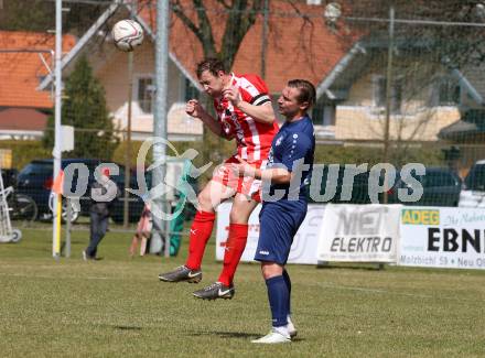 Fussball. 1. Klasse B. Rothenthurn gegen Velden.  Andreas Kampitsch  (Rothenthurn), Marc Robert Sand  (Velden).  Rothenthurn, 3.4.2022.
Foto: Kuess
---
pressefotos, pressefotografie, kuess, qs, qspictures, sport, bild, bilder, bilddatenbank