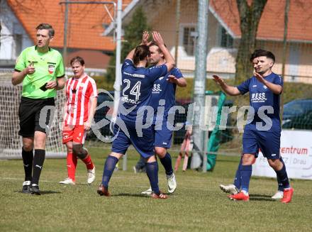 Fussball. 1. Klasse B. Rothenthurn gegen Velden.  Torjubel Marc Robert Sand   (Velden).  Rothenthurn, 3.4.2022.
Foto: Kuess
---
pressefotos, pressefotografie, kuess, qs, qspictures, sport, bild, bilder, bilddatenbank